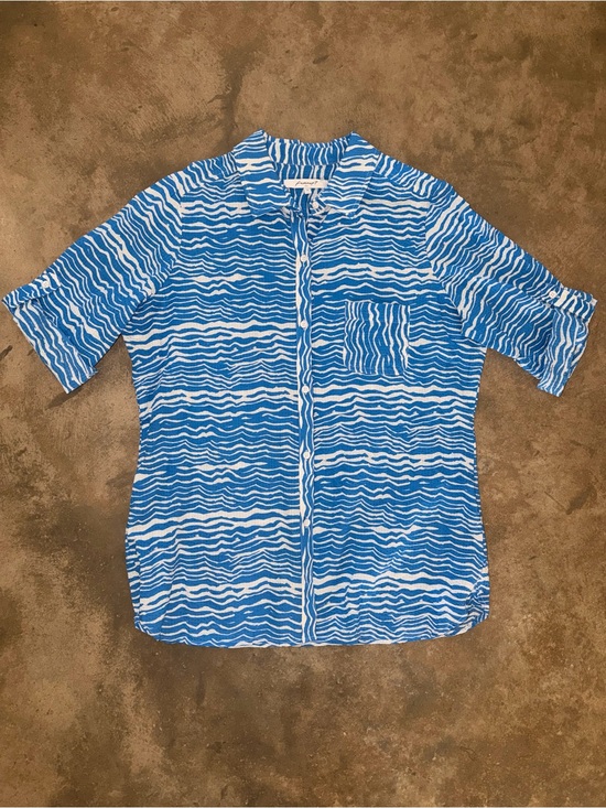 Foxcroft Tops - Foxcroft Blue White Wave Print Button Front Shirt Women’s Size 12 Cotton